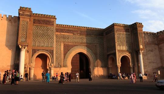 Taxi Marrakech to Meknes private transfer